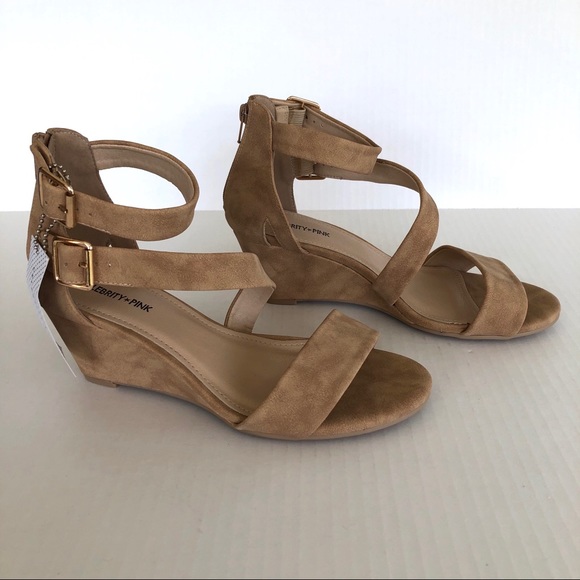 @SOLD@ Selena Tan Wedge Zipper Back Sandals 9W - Picture 2 of 7